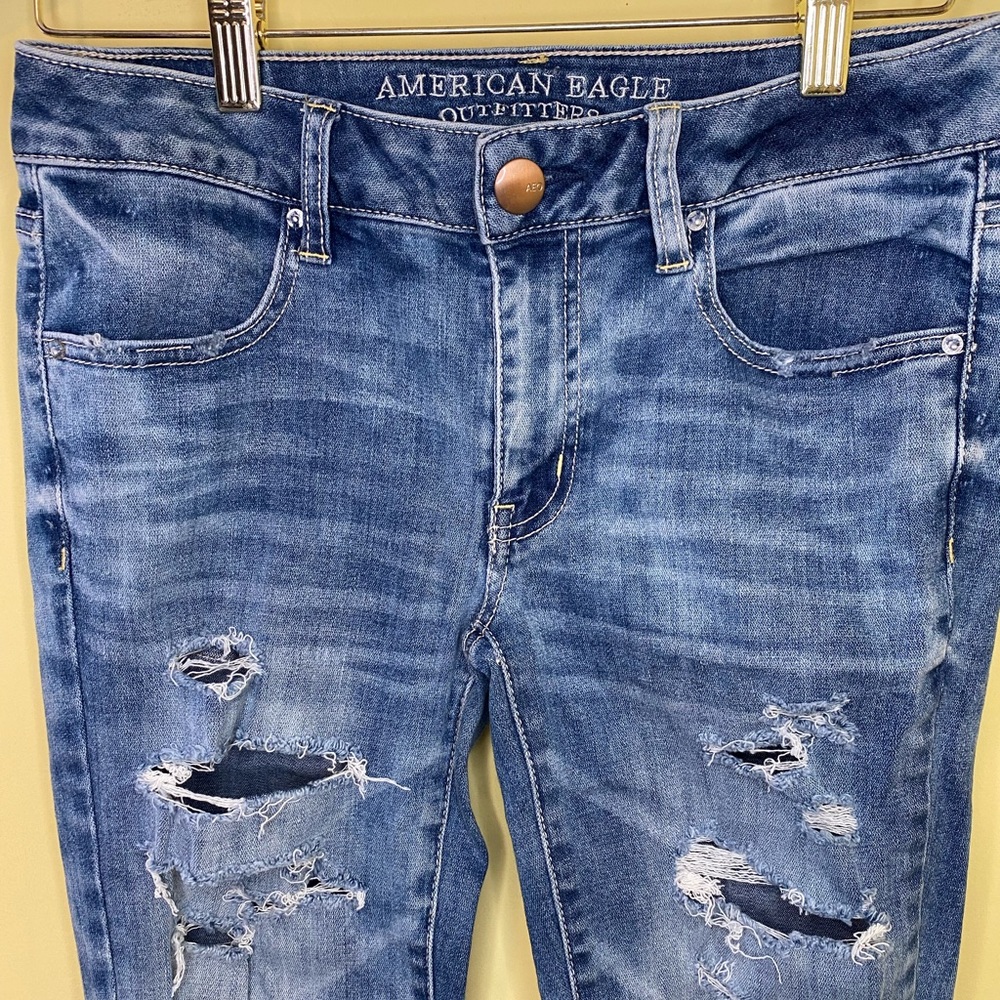 American Eagle Super Stretch Medium Wash Ankle Jegging Skinny Distressed Size 6 - Picture 2 of 9